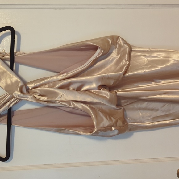 Boohoo Satin Dress - Picture 4 of 5